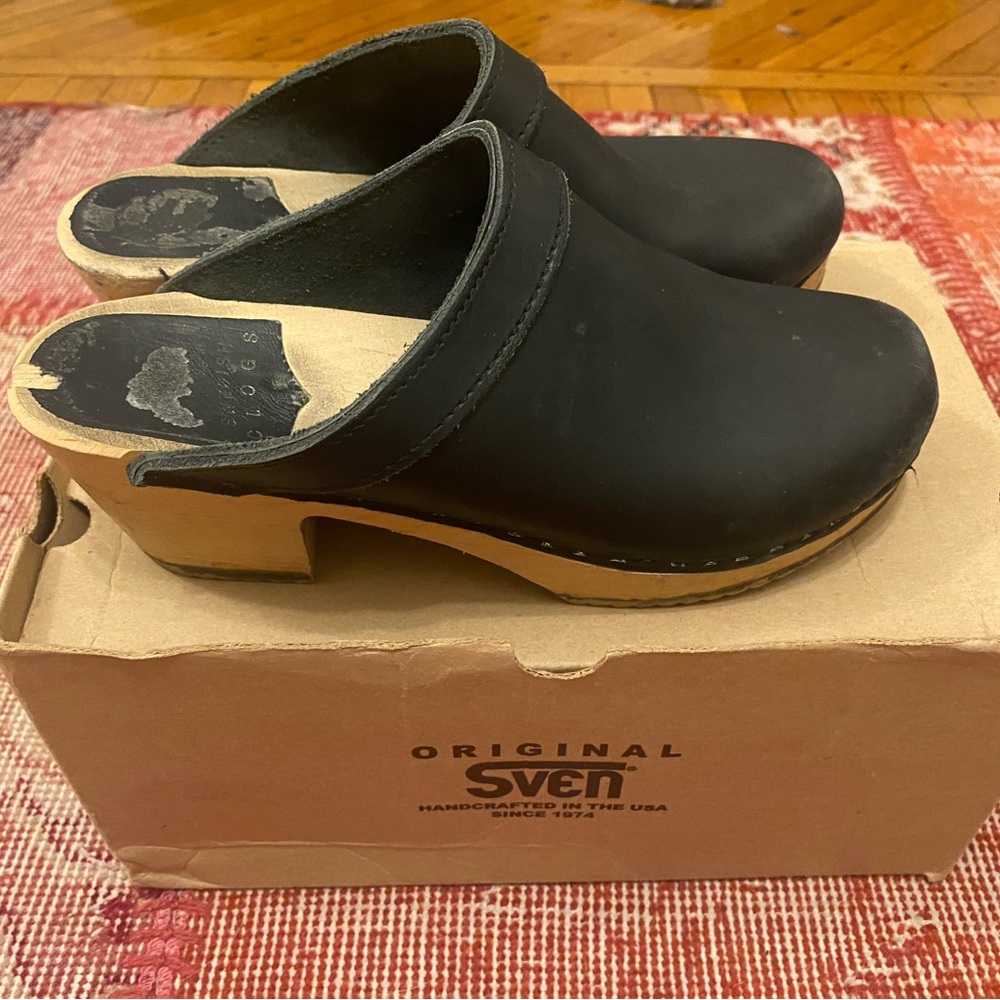 Sven Clogs Black Leather Size 39